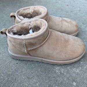 Ugg ultra mini in color driftwood